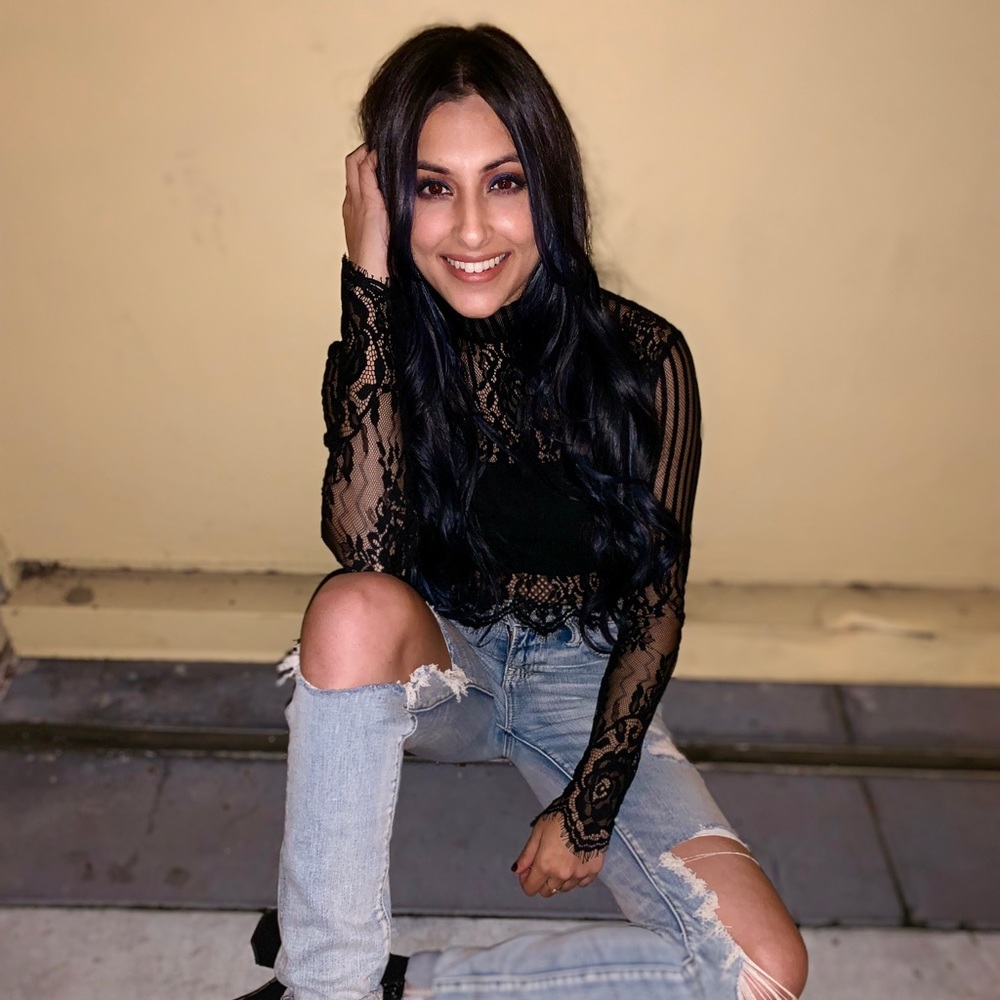Meet your Posher, Avni